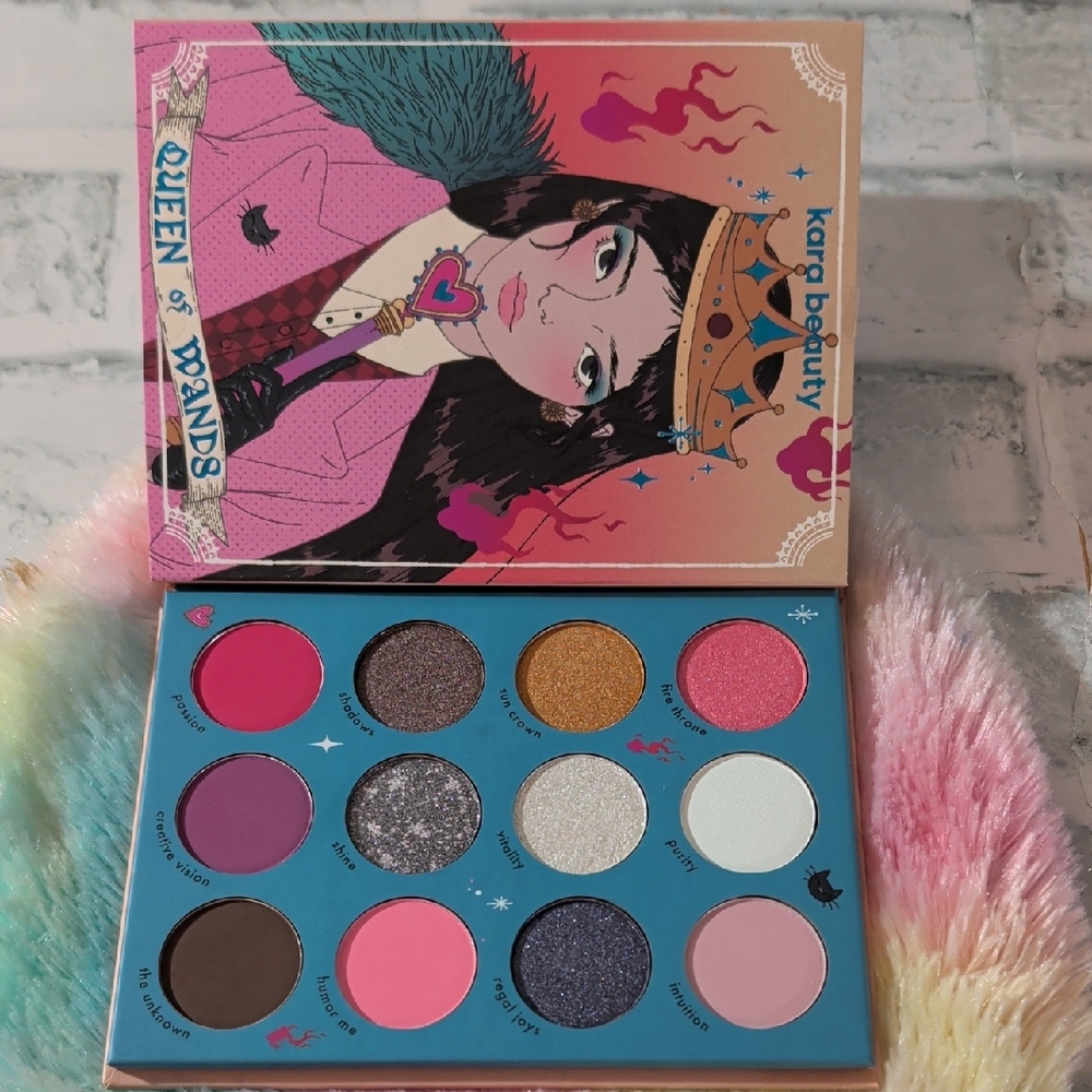 Queen of Wands Eyeshadow Palette - Vibrant Colors